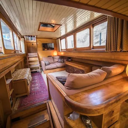 بوتيل Classic Riverboat In The Center Of باريس